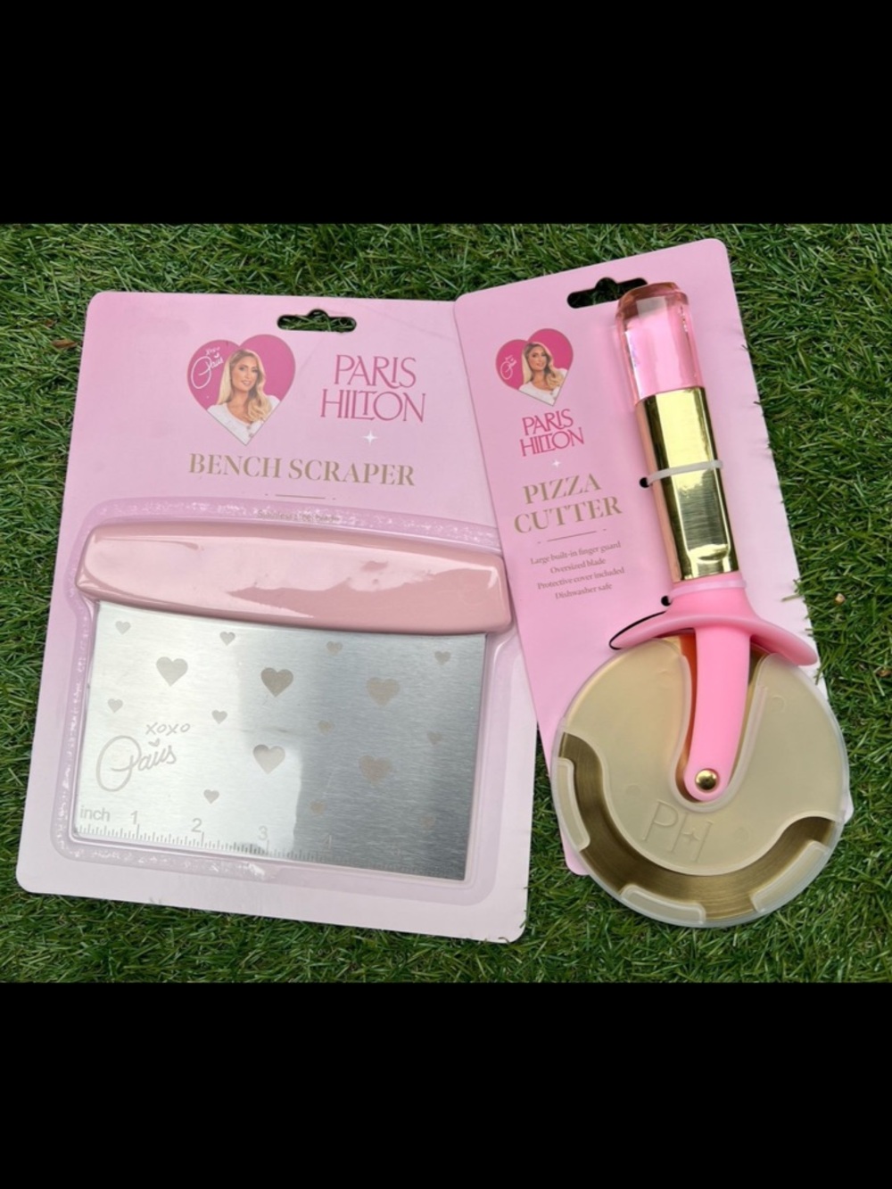 Paris Hilton Pink Hearts Kitchen Bench Scraper & Pizza Cutter Set 2pcs